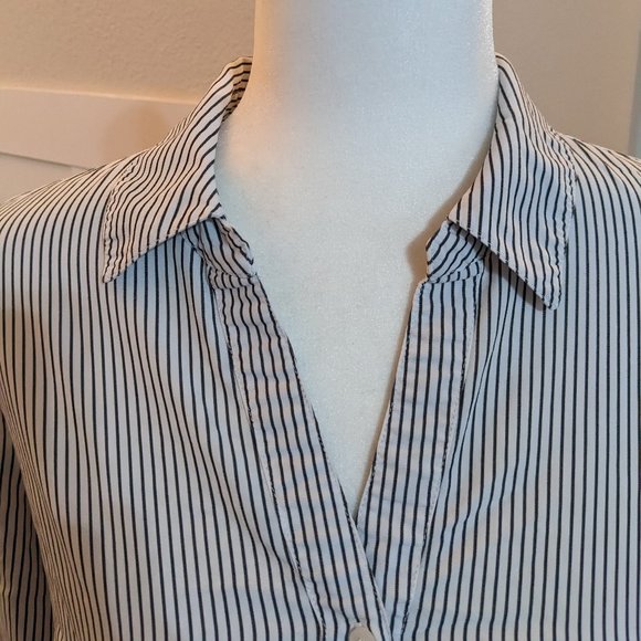 Button Down Blouse L - Picture 5 of 11